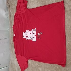 Bucs t shirt